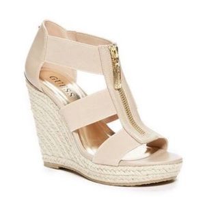 GUESS  LOREN ZIP-FRONT ESPADRILLE WEDGES.